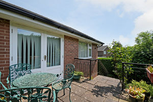 Burlington Grove Dore
